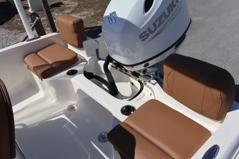 Slide: The Image of Pioneer 180 Sportfish 2026 - 6