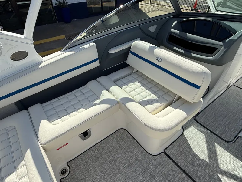 Slide: The Image of Cobalt R3 Surf 2019 - 18