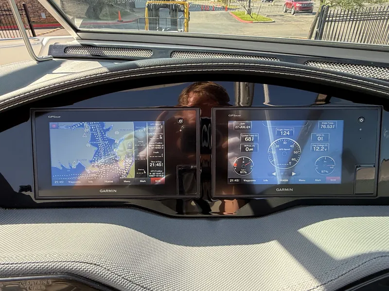 Slide: The Image of Cobalt R3 Surf 2019 - 27