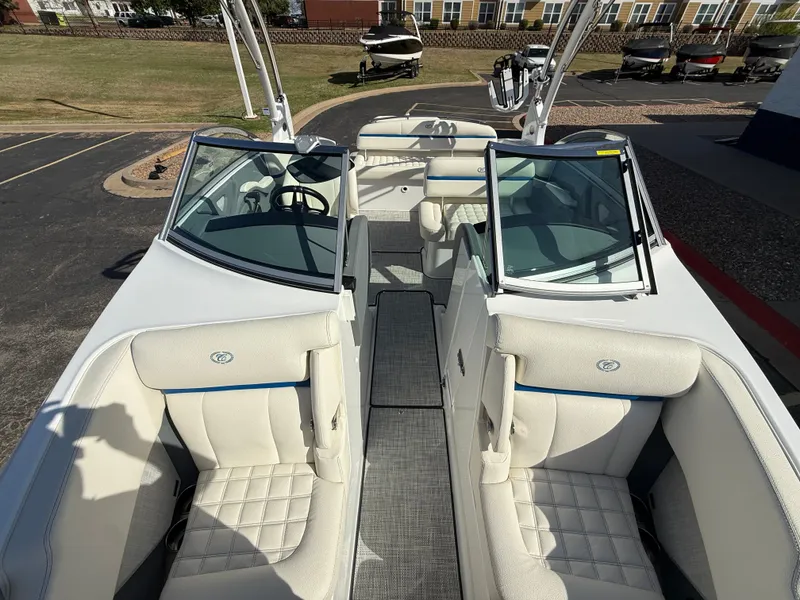 Slide: The Image of Cobalt R3 Surf 2019 - 30