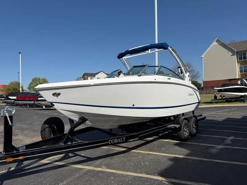 Slide: The Image of Cobalt R3 Surf 2019 - 4