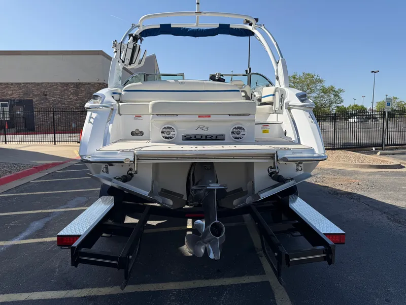 Slide: The Image of Cobalt R3 Surf 2019 - 7