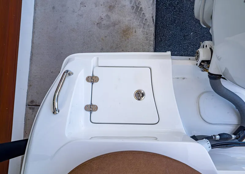 Slide: The Image of Sea Hunt Ultra 219 2026 - 12