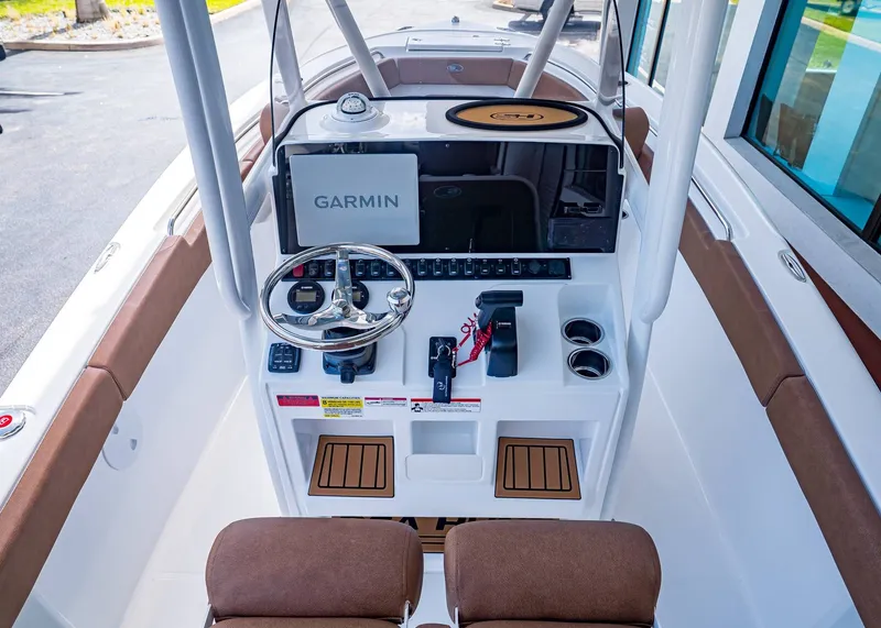 Slide: The Image of Sea Hunt Ultra 219 2026 - 17