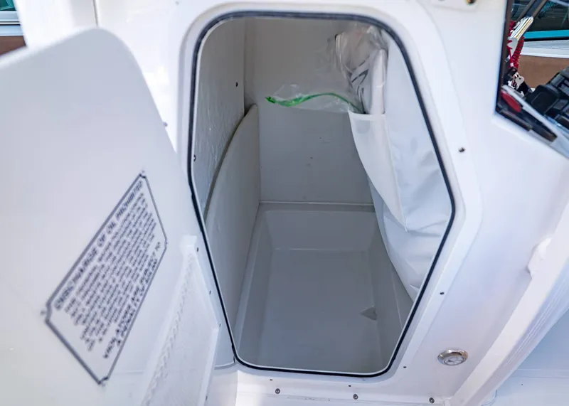 Slide: The Image of Sea Hunt Ultra 219 2026 - 19