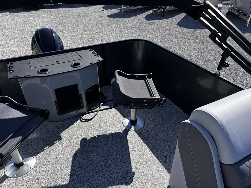 Slide: The Image of Veranda Vista Series FISH MODEL! 90HP 2026 - 4