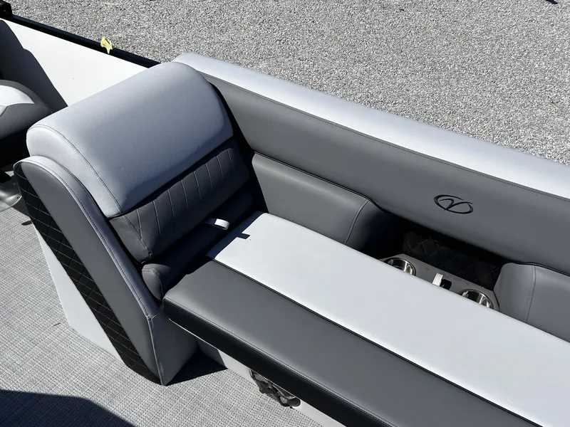 Slide: The Image of Veranda Vista Series TRITOON-150HP 2026 - 11