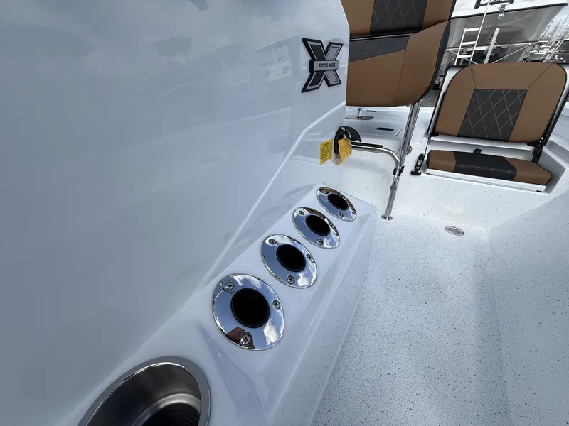 Slide: The Image of Xpress Hyper-Lift Bay Series H20 BAY-SPOTLOCK-9 EXPLORE 2026 - 10