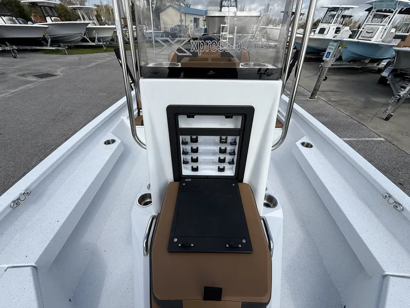 Slide: The Image of Xpress Hyper-Lift Bay Series H20 BAY-SPOTLOCK-9 EXPLORE 2026 - 5