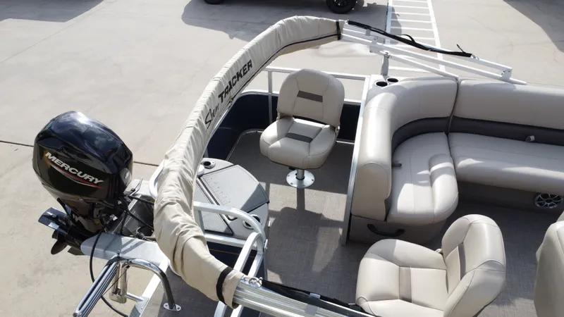 Slide: The Image of Sun Tracker 18 Bass Buggy 2024 - 24