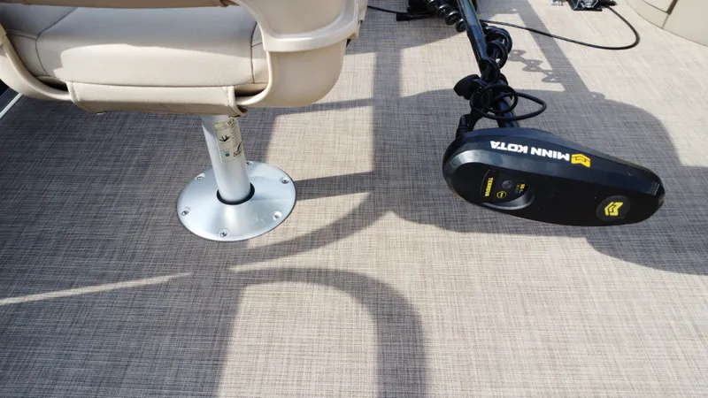 Slide: The Image of Sun Tracker 18 Bass Buggy 2024 - 29