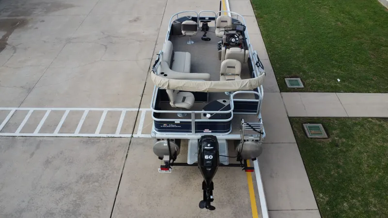 Slide: The Image of Sun Tracker 18 Bass Buggy 2024 - 14