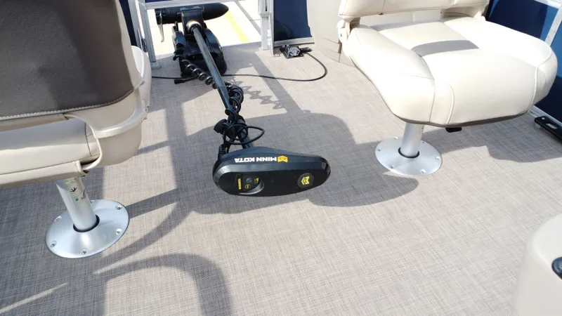 Slide: The Image of Sun Tracker 18 Bass Buggy 2024 - 30