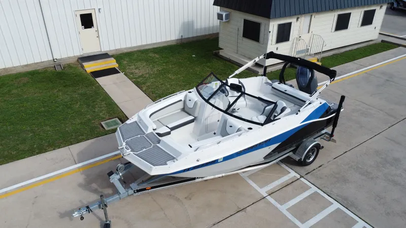 Slide: The Image of Starcraft SVX 190 OB 2024 - 10