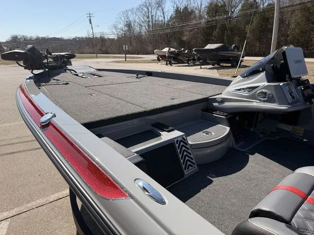 Slide: The Image of Caymas 201 Pro 2027 - 16