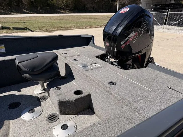 Slide: The Image of Tracker Pro Guide V-175 SC 2021 - 12