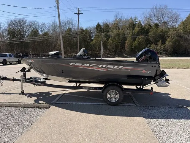 Slide: The Image of Tracker Pro Guide V-175 SC 2021 - 14