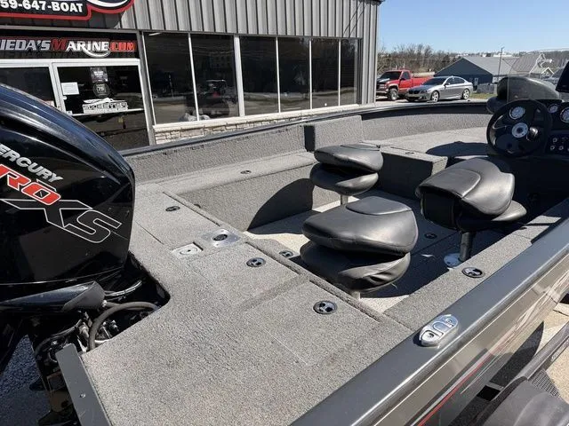 Slide: The Image of Tracker Pro Guide V-175 SC 2021 - 4