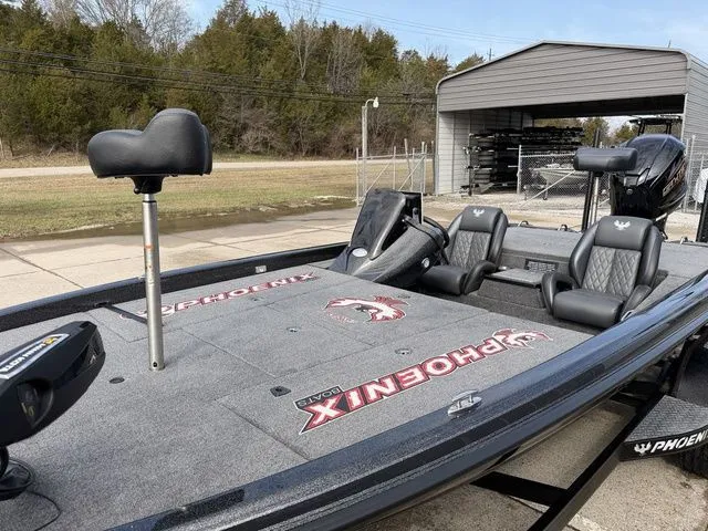 Slide: The Image of Phoenix Bass Boat 921 Elite II 2025 - 14