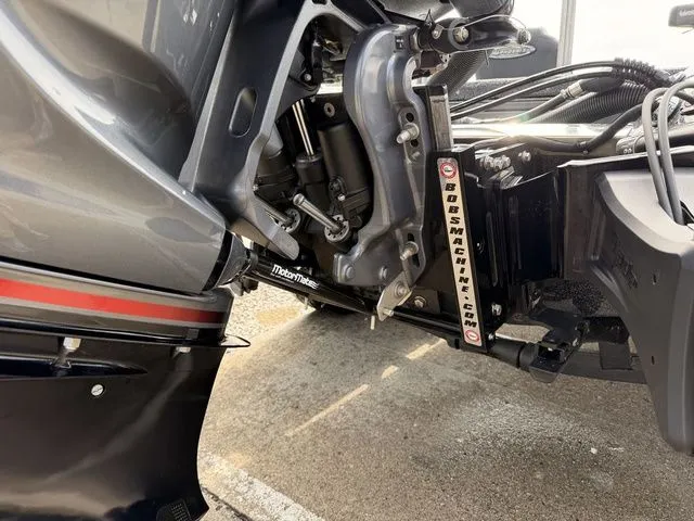 Slide: The Image of Phoenix Bass Boat 921 Elite II 2025 - 3