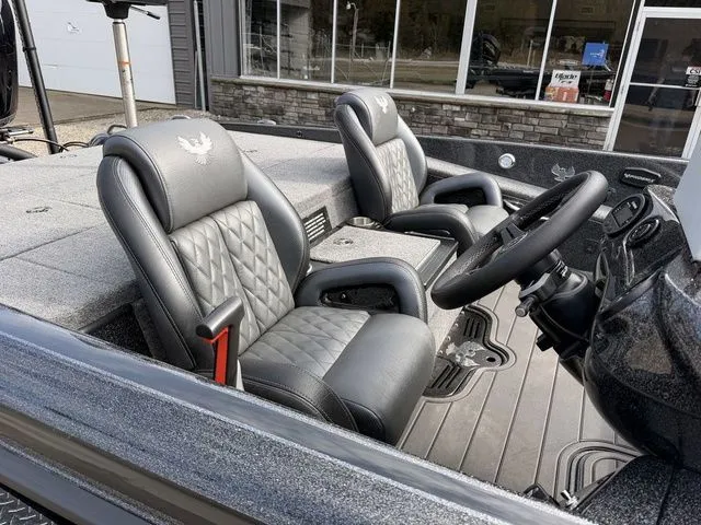 Slide: The Image of Phoenix Bass Boat 921 Elite II 2025 - 8