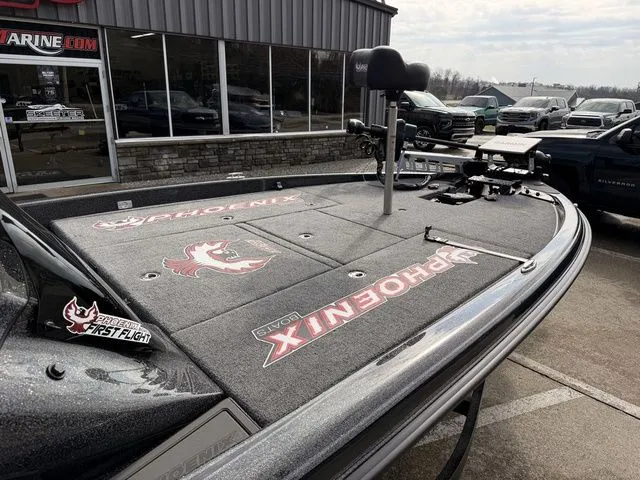 Slide: The Image of Phoenix Bass Boat 921 Elite II 2025 - 9