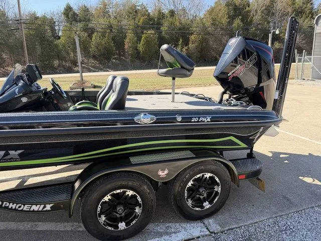Slide: The Image of Phoenix Bass Boat 20phx 2019 - 16