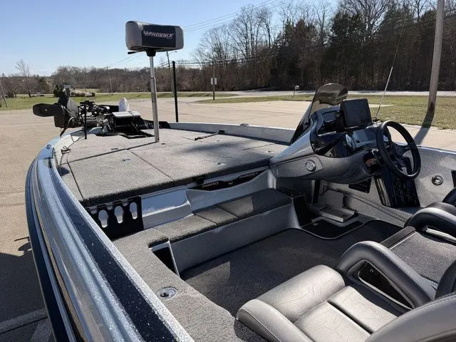 Slide: The Image of Phoenix Bass Boat 19PHX 2024 - 16