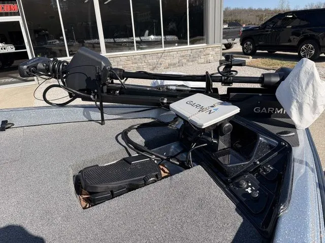 Slide: The Image of Phoenix Bass Boat 19PHX 2024 - 8