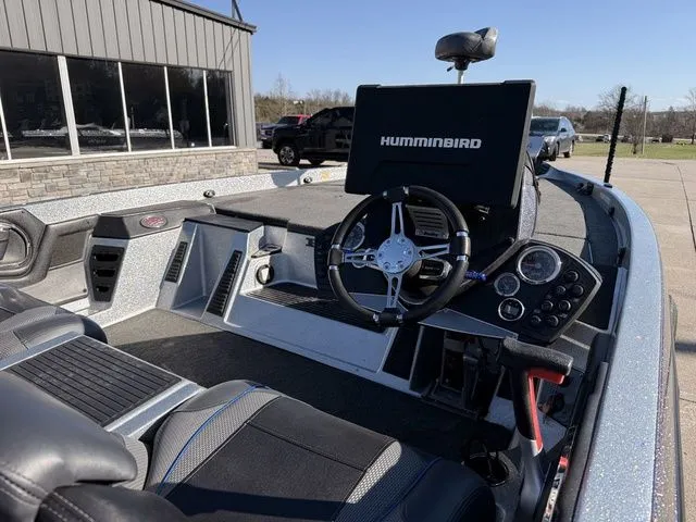 Slide: The Image of Ranger Z519 2016 - 6