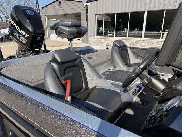 Slide: The Image of Ranger Z519 2016 - 7