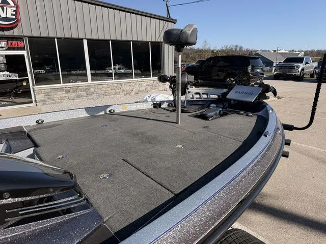 Slide: The Image of Ranger Z519 2016 - 8