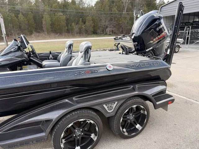 Slide: The Image of Skeeter FXR21 2021 - 14