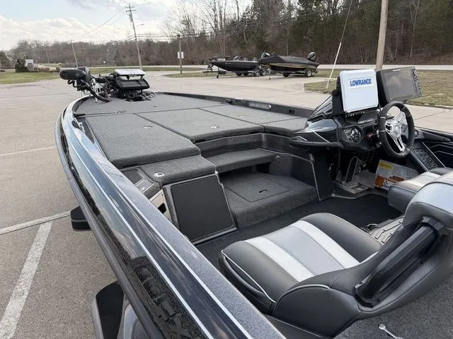 Slide: The Image of Skeeter FXR21 2021 - 15