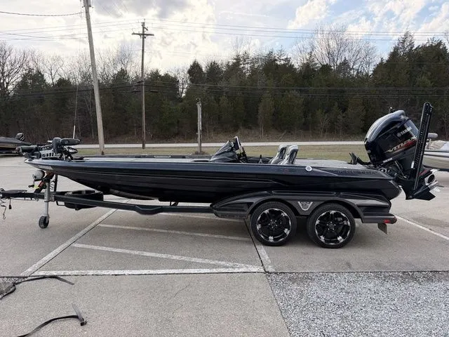 Slide: The Image of Skeeter FXR21 2021 - 16