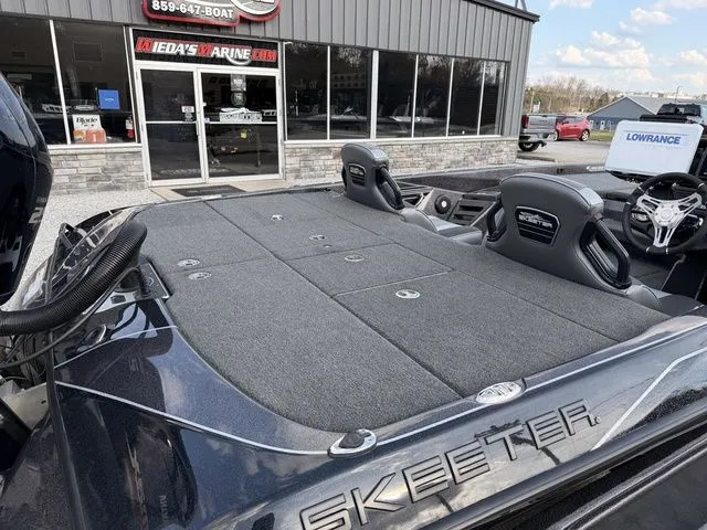 Slide: The Image of Skeeter FXR21 2021 - 4