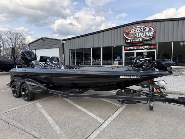 Slide: The Image of Skeeter FXR21 2021 - 8