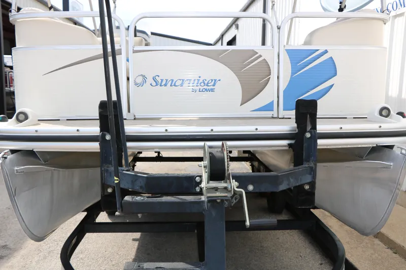 Slide: The Image of 2008 Sun Cruiser SS200 pontoon boat on trailer, rear view. - 9