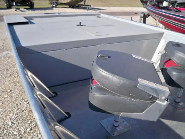 Slide: The Image of Alweld 1652J Jet Boat 2025 - 4