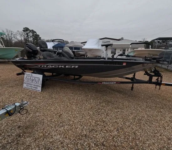 Slide: The Image of Tracker Pro Team 175 TF 2022 - 4