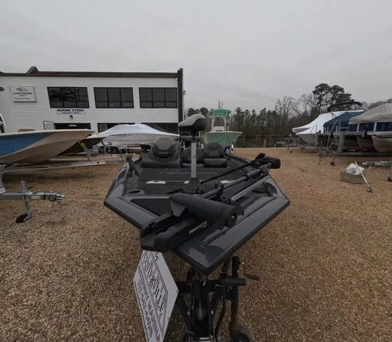 Slide: The Image of Tracker Pro Team 175 TF 2022 - 5