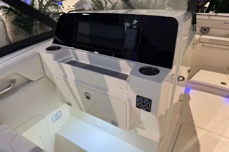 Slide: The Image of Scout 288 Dorado 2026 - 7