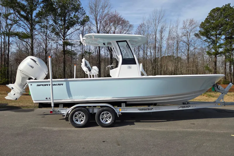 The Image of Sportsman Masters 247OE Bay Boat 2026 - undefined