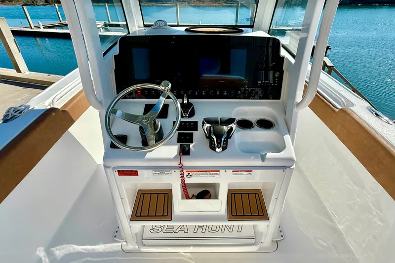 Slide: The Image of Sea Hunt 265 ultra 2025 - 10