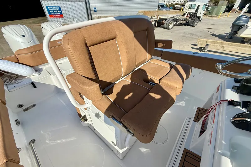 Slide: The Image of Sea Hunt 265 ultra 2025 - 13