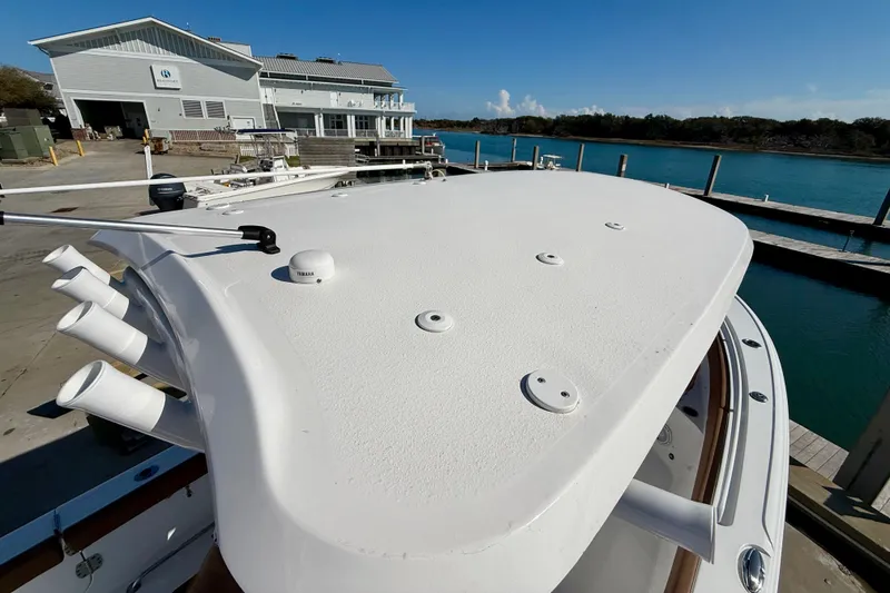 Slide: The Image of Sea Hunt 265 ultra 2025 - 19