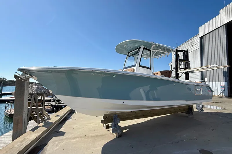 Slide: The Image of Sea Hunt Ultra 265 SE 2025 - 2