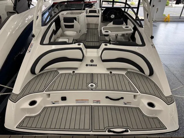 Slide: The Image of Yamaha 195 S - JUST ARRIVED!!! 2026 - 3