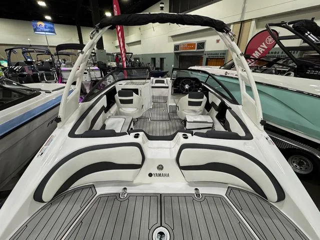 Slide: The Image of Yamaha 195 S - JUST ARRIVED!!! 2026 - 3