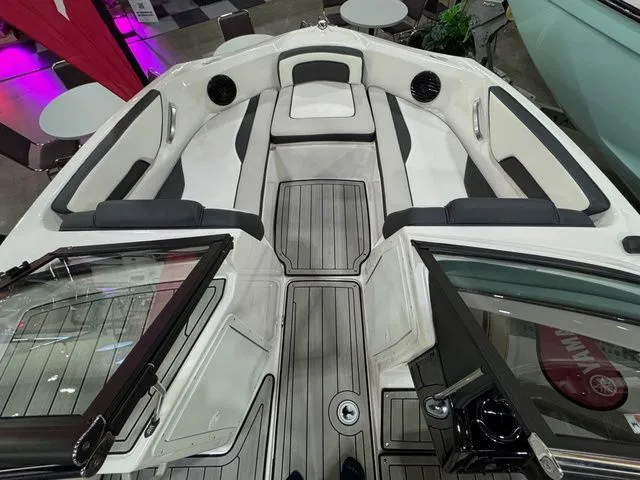 Slide: The Image of Yamaha 195 S - JUST ARRIVED!!! 2026 - 4